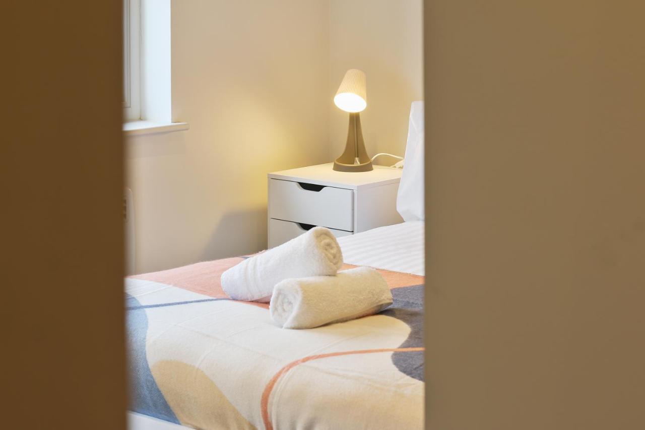 Modern 2-Bed Apartment, Free Parking, City Centre, Netflix & Pet Friendly - Hosted By Stay Host Save Sheffield Exterior photo