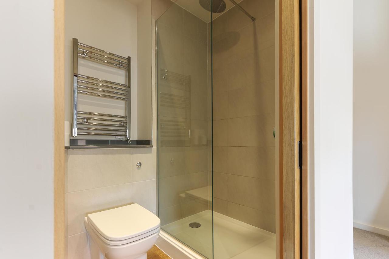 Modern 2-Bed Apartment, Free Parking, City Centre, Netflix & Pet Friendly - Hosted By Stay Host Save Sheffield Exterior photo